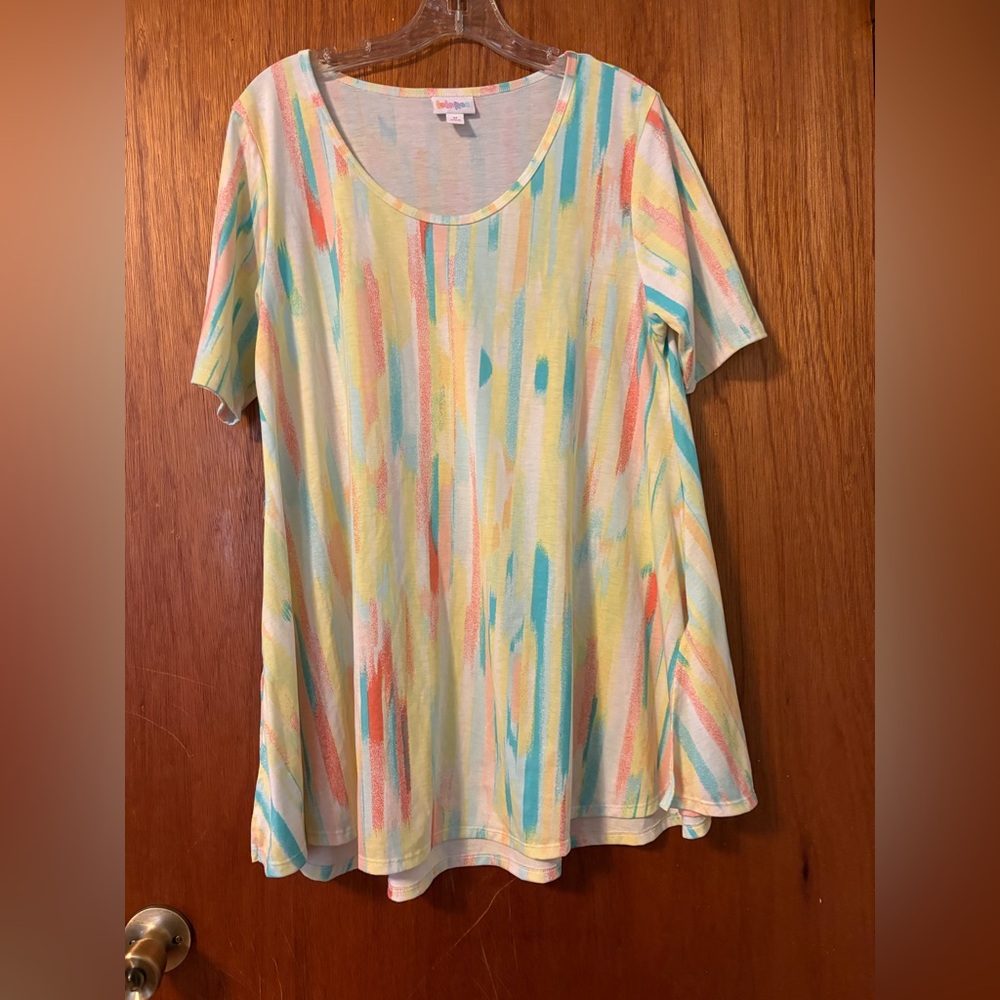 LuLaRoe Multicolor Short Sleeve Top